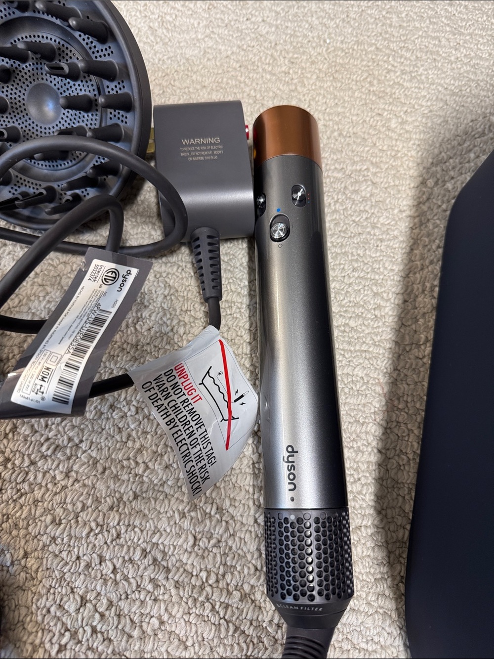 Dyson Airwrap Multi-Styler
Complete Long- like new - Picture 2 of 5
